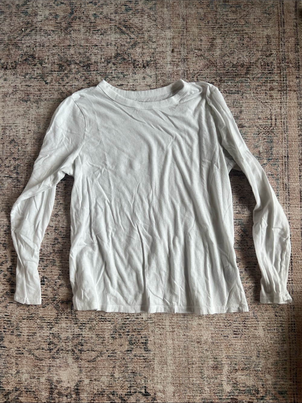 Old Navy White Long Sleeve Crewneck Tee